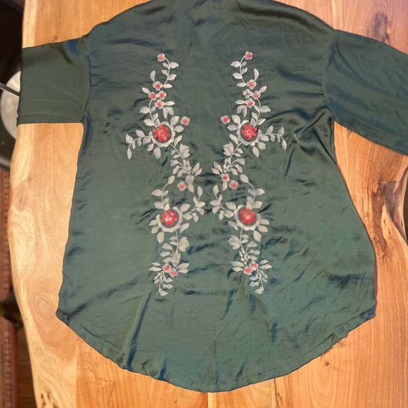 Zara Emerald Green Silk Embroidered Blouse Shirt 3/4 Zip, Small - Picture 4 of 16